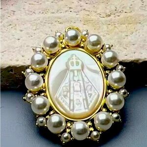 New Oval Medal Virgin Mary Guadalupe Pendants Women Pearl Natural.